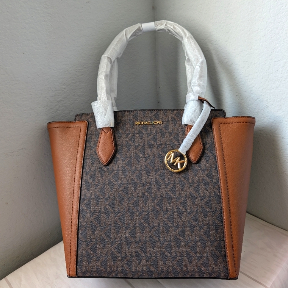 NWT Michael Kors Ayden Large Signature Logo Tote Bag In Acorn/Luggage